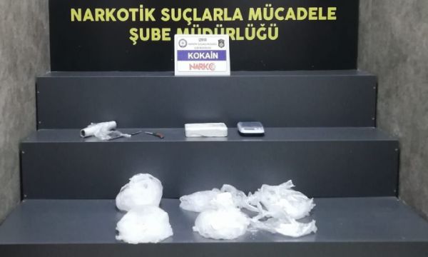İzmir'de kokain baskını... Tavan arasında bulundu!